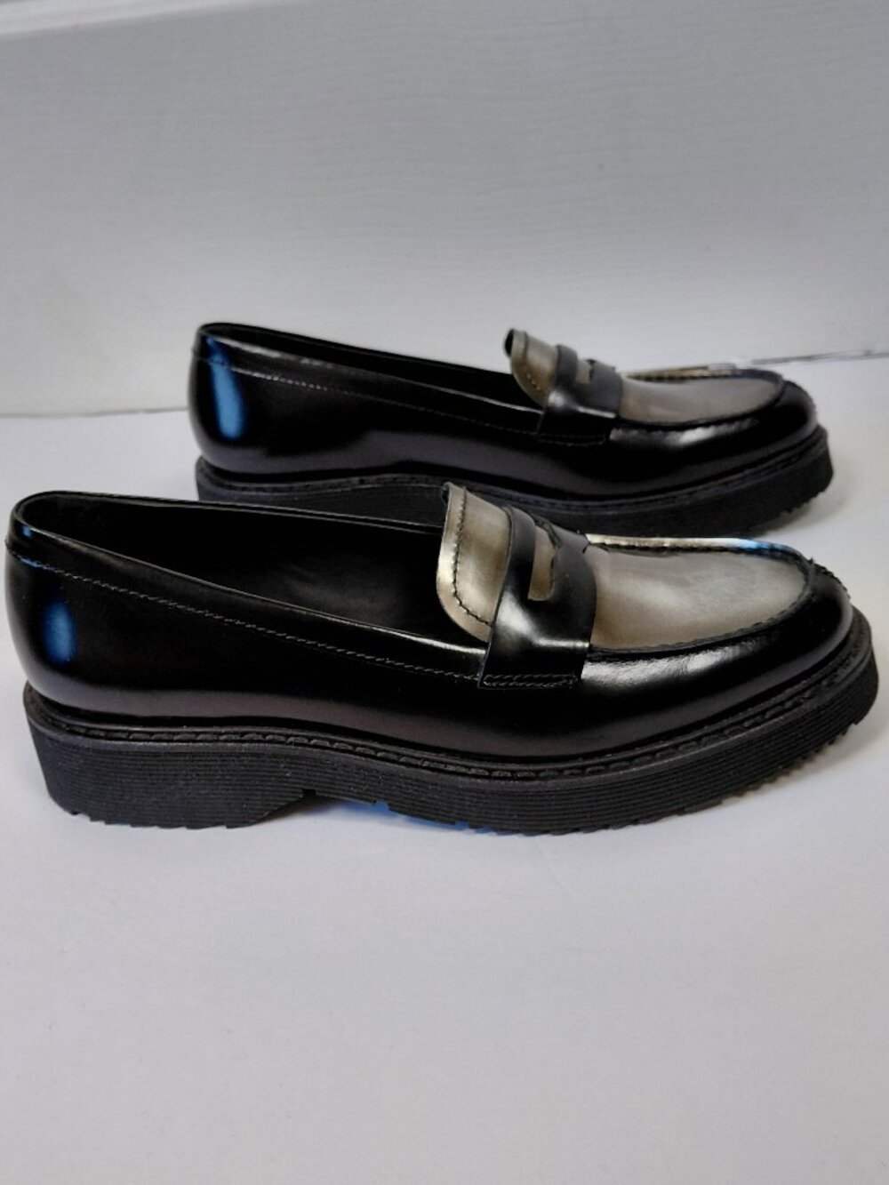 Prada 90's Women's Patent Leather Chunky Loafers Metallic Vamp US Size 9 - Picture 3 of 16